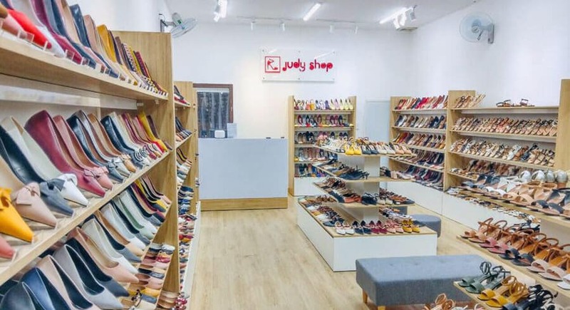 Mẫu cửa hàng giày dép diện tích nhỏ của Chị Yến tại Quận Gò Vấp, Thành phố Hồ Chí Minh
