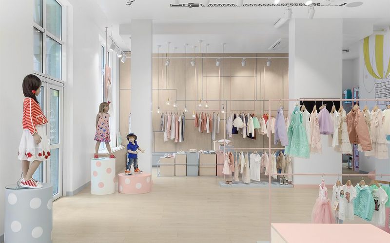 Thiết kế shop thời trang trẻ em hiện đại