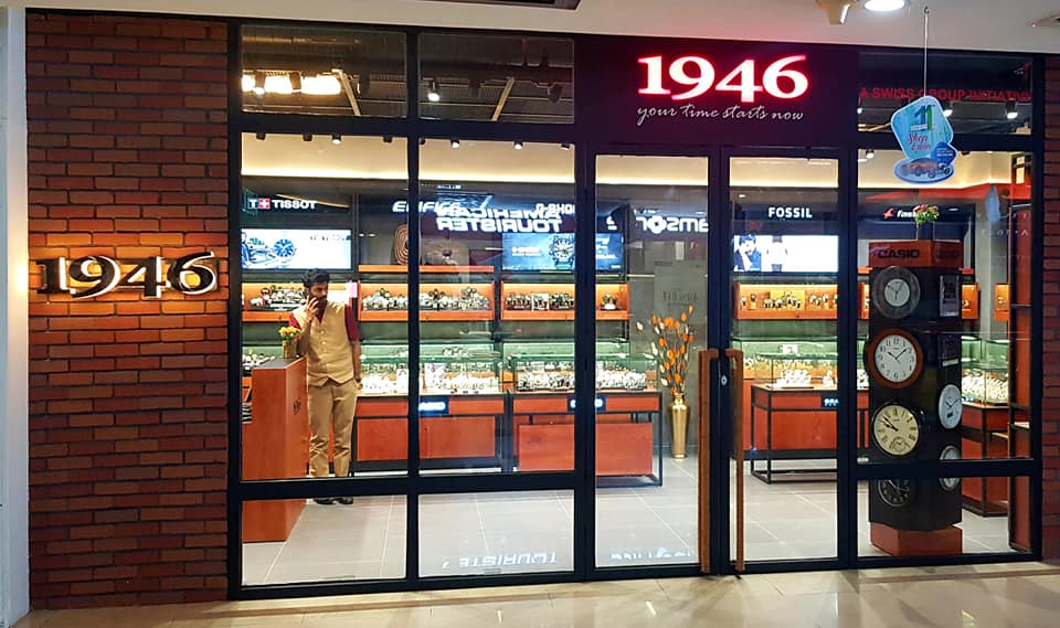 Mẫu thiết kế showroom đồng hồ đẳng cấp của Anh Khải tại Quận 10, Thành phố Hồ Chí Minh