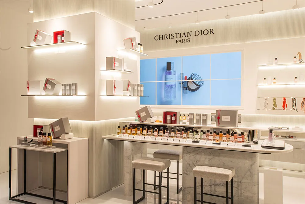 Mẫu thiết kế showroom nước hoa phong cách Pháp của Anh Vũ tại Quận Phú Nhuận, Thành phố Hồ Chí Minh