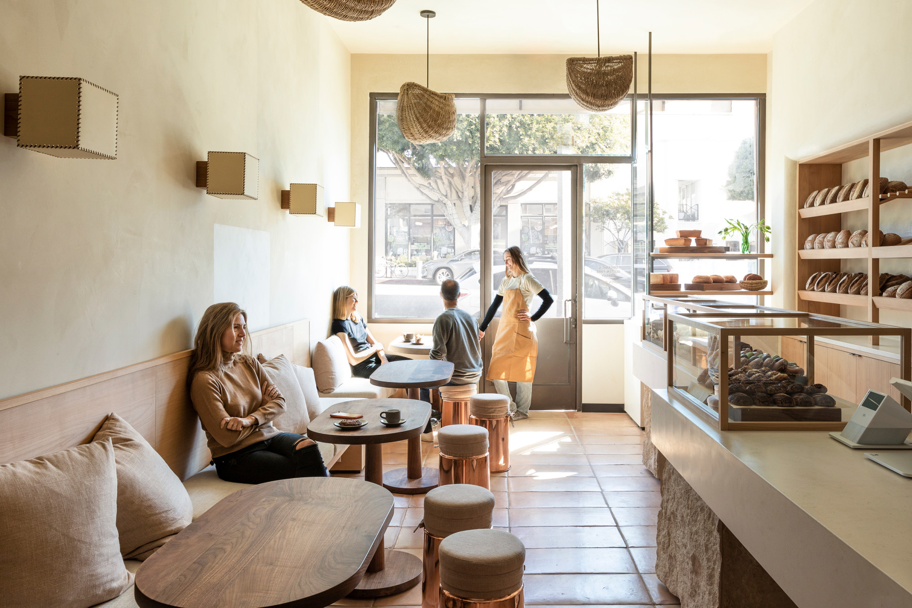 Mẫu thiết kế cửa hàng bánh phong cách indochine