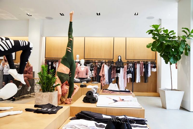 Thiết kế shop thời trang nữ Tina house Thiết kế shop thời trang nữ Tina house