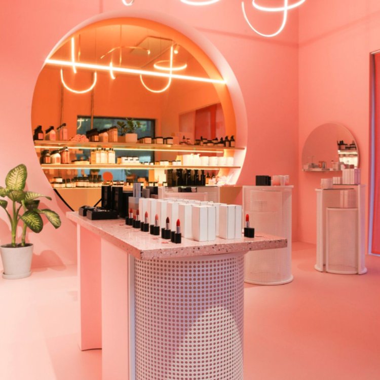Mẫu shop mỹ phẩm trang nhã của Chị Linh tại Quận Phú Nhuận Mẫu shop mỹ phẩm trang nhã của Chị Linh tại Quận Phú Nhuận