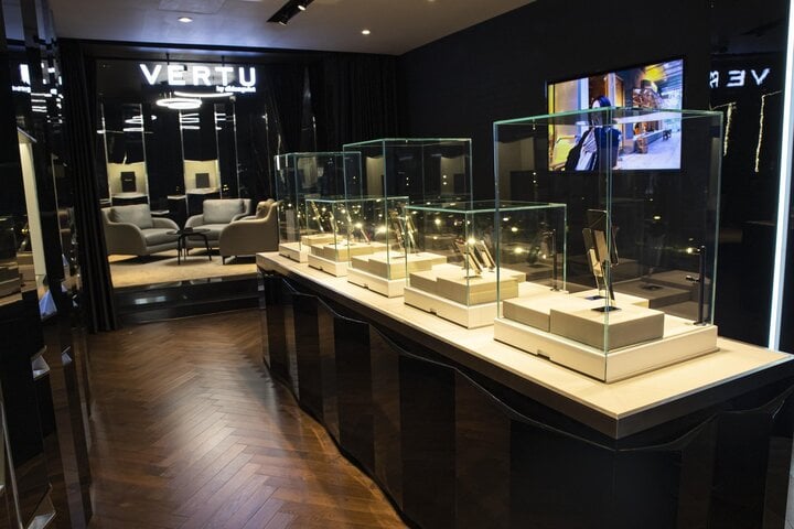 Mẫu showroom đồng hồ nhập khẩu của Anh Phát tại Quận Phú Nhuận, Thành phố Hồ Chí Minh