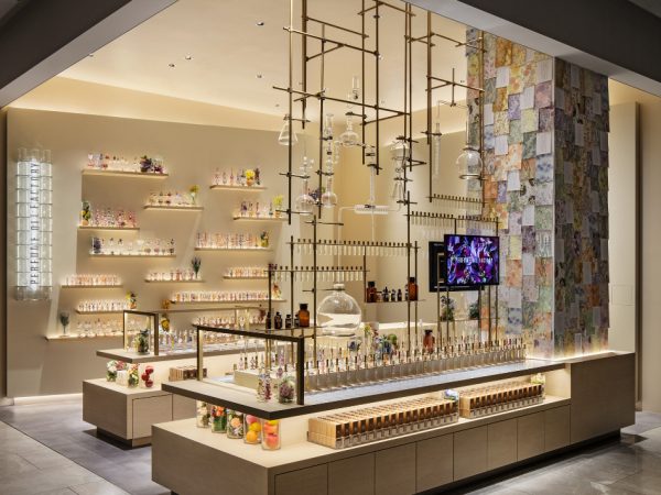 Mẫu shop nước hoa thời thượng của Anh Khải tại Quận Tân Bình