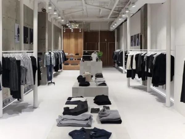 Mẫu shop quần áo nam thể thao của Anh Tiến tại Quận 7