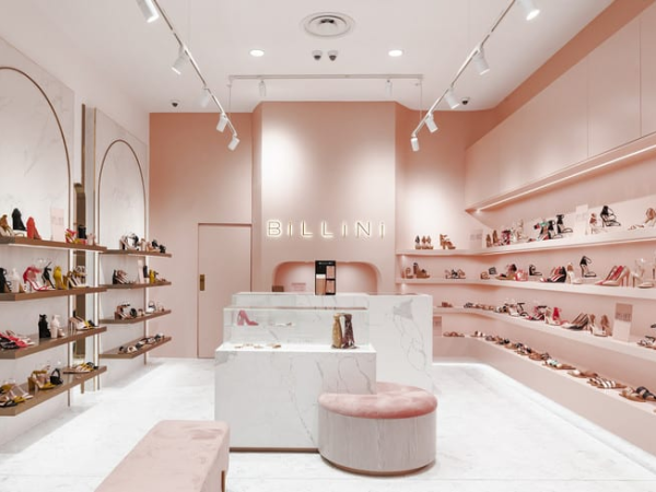 Mẫu showroom giày dép phong cách Hàn Quốc của Chị Thảo tại Quận 9, Thành phố Hồ Chí Minh