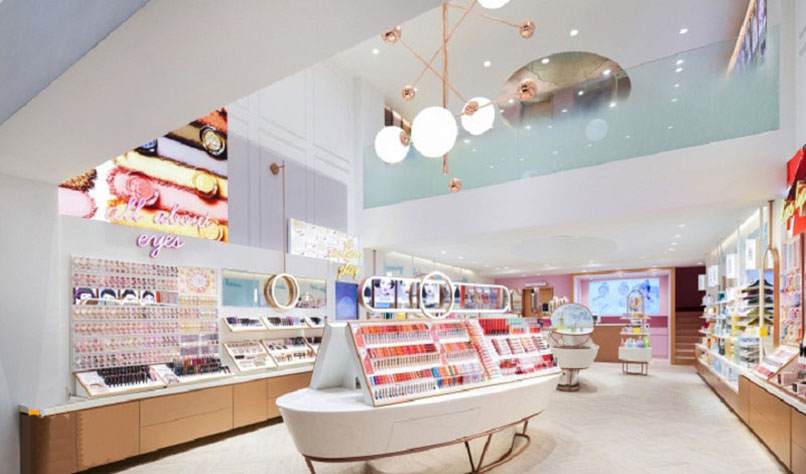 Mẫu thiết kế shop mỹ phẩm 50m2 của Chị Dung tại Quận 8 Mẫu thiết kế shop mỹ phẩm 50m2 của Chị Dung tại Quận 8