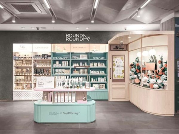 Mẫu thiết kế shop mỹ phẩm cao cấp của Chị Lan tại Quận 1
