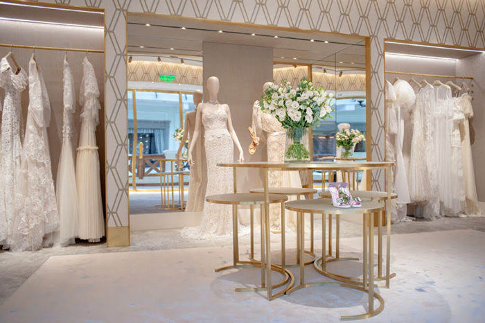 Thiết kế showroom áo cưới phong cách mạ vàng Thiết kế showroom áo cưới phong cách mạ vàng