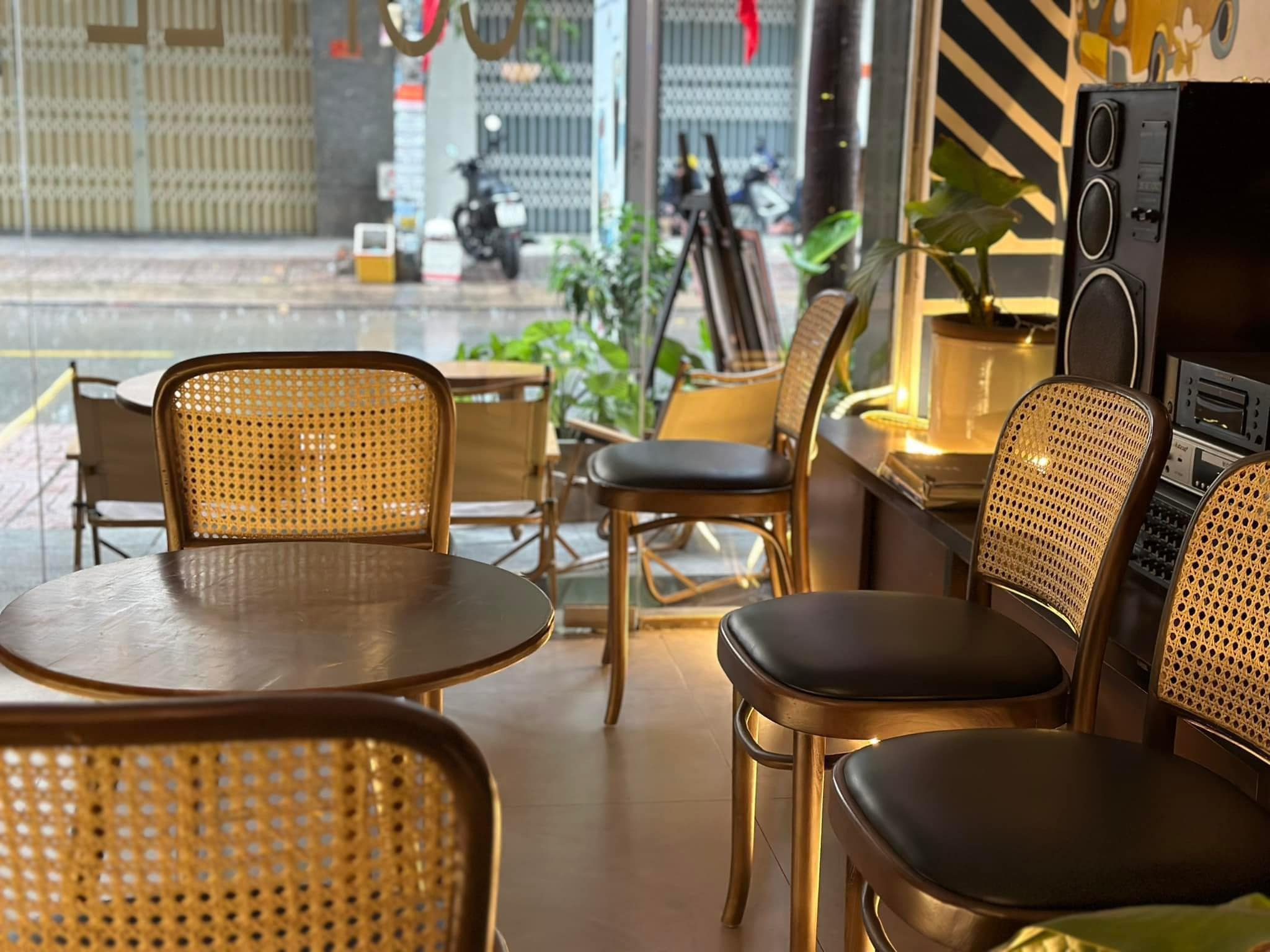 HUBE Cafe