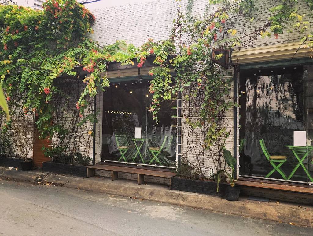 Walking distance - juicery & café Walking distance - juicery & café