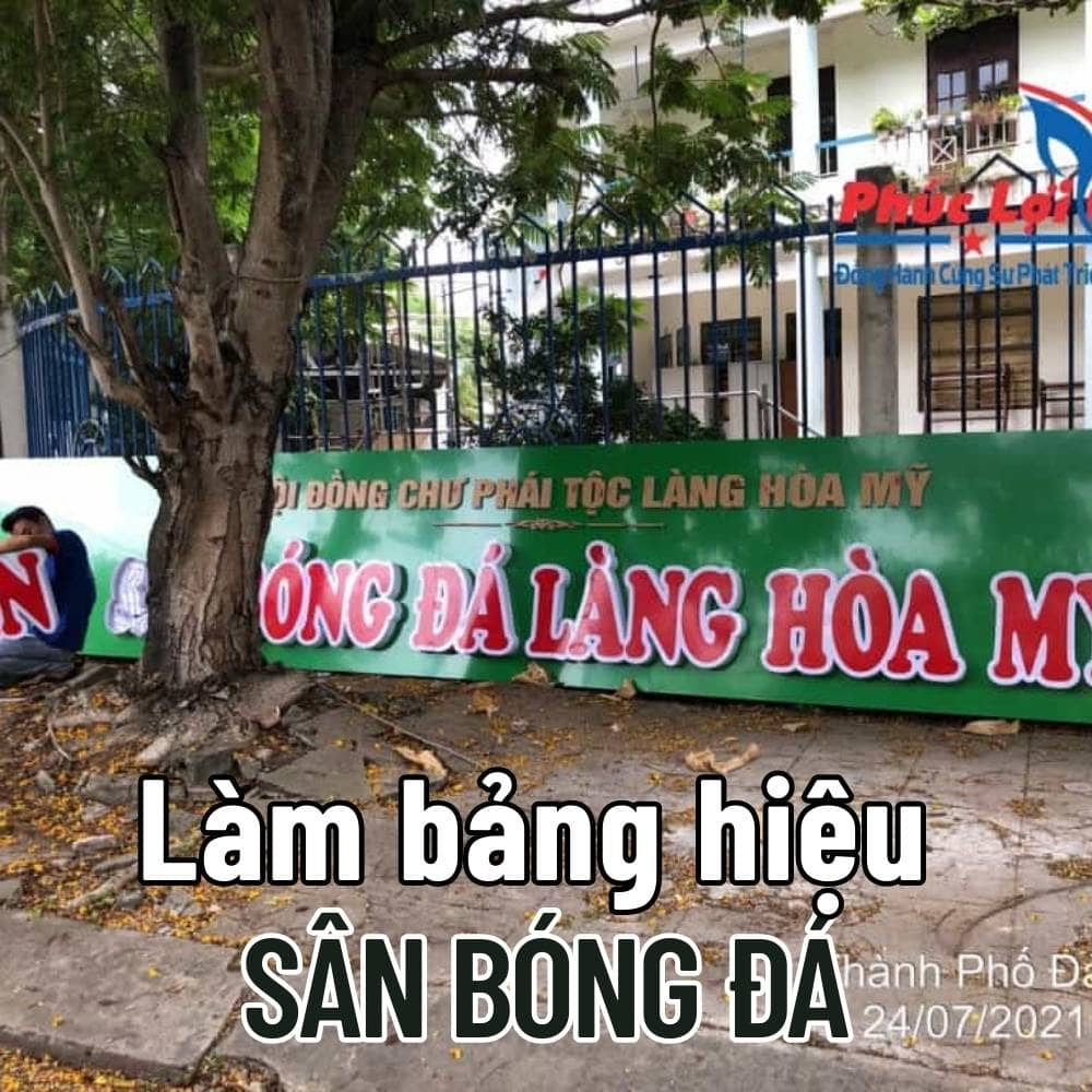 73 Thi công_ Làm bảng hiệu Sân bóng đá đẹp, thu hút giá tốt _ Trọng Design