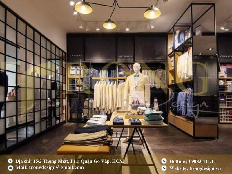 Nội thất cửa hàng thời trang nam với phong cách cổ điển và sang trọng.