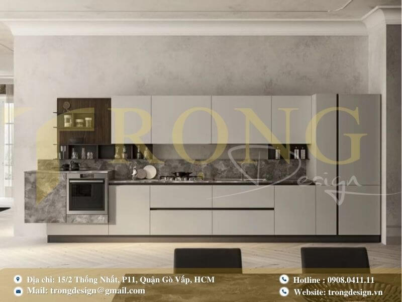 Bếp hiện đại, sang trọng với tông màu trắng và đá cẩm thạch.
