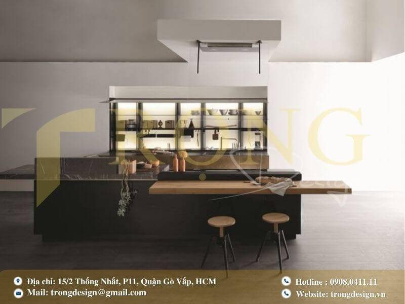 Bếp hiện đại, mạnh mẽ với tông màu đen và thiết kế tinh tế.