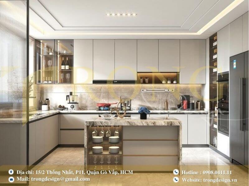 Bếp sang trọng, cổ điển với tông màu trắng ngà và các chi tiết tinh xảo.