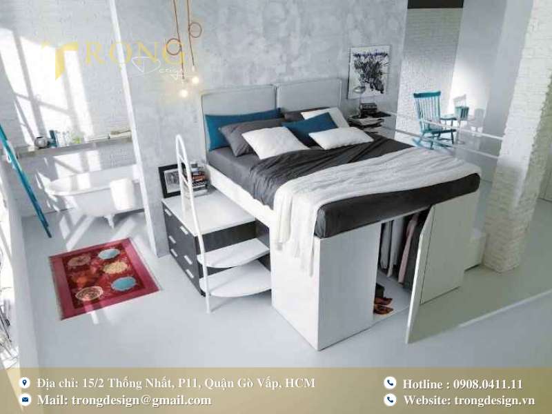 Phòng ngủ nhỏ gọn nhưng tiện nghi với giường tầng tích hợp lưu trữ, phối màu trẻ trung và phòng tắm mở ấn tượng.