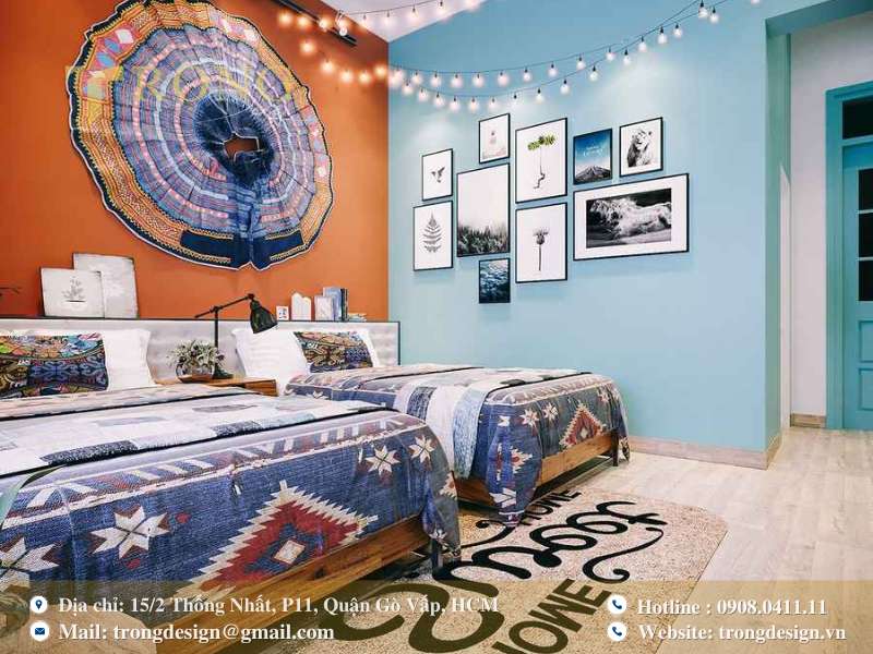Sự phóng khoáng của Bohemian thể hiện rõ qua màu sắc nổi bật, chăn ga họa tiết dân tộc và đèn dây lãng mạn.