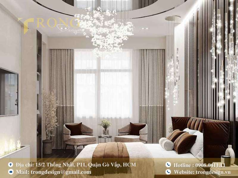 Tối giản thiên nhiên, giường bục thấp và ánh sáng ngập tràn.