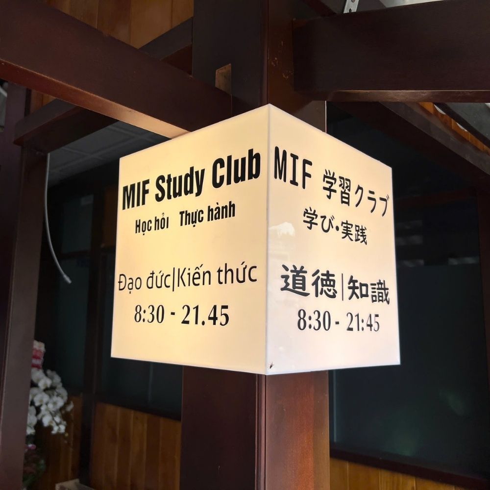 Thi công bảng hiệu giá rẻ Sài Gòn _ Làm bảng hiệu quảng cáo, bảng hiệu cửa hàng uy tín Sài Gòn - Hà Nội_ Trọng Design (160)
