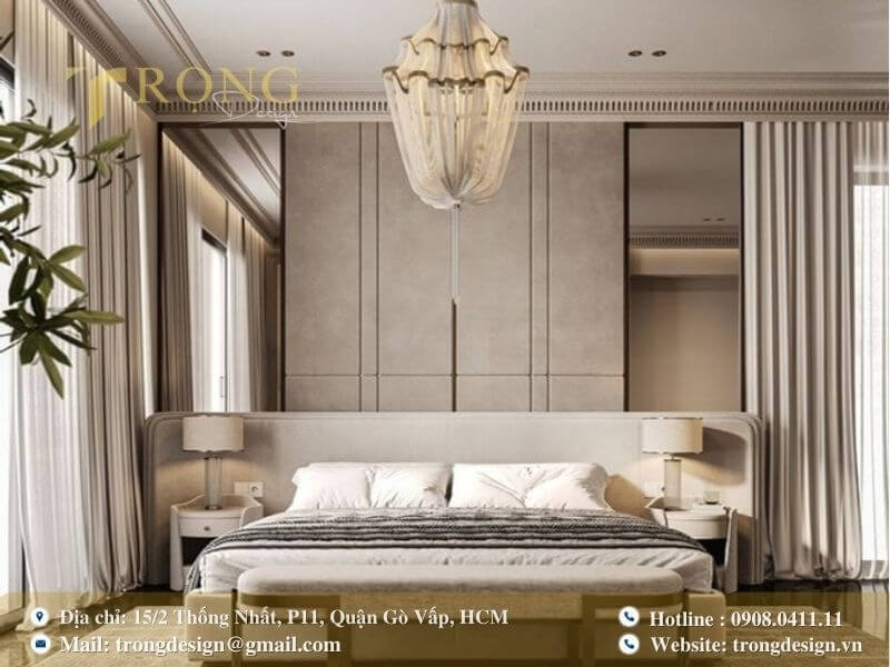 Lộng lẫy và cổ điển với đèn chùm ấn tượng và nội thất xa hoa.