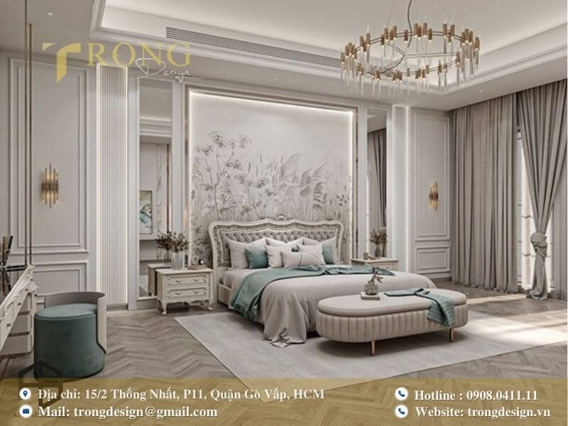 Phòng ngủ tân cổ điển sang trọng với tường họa tiết thiên nhiên.