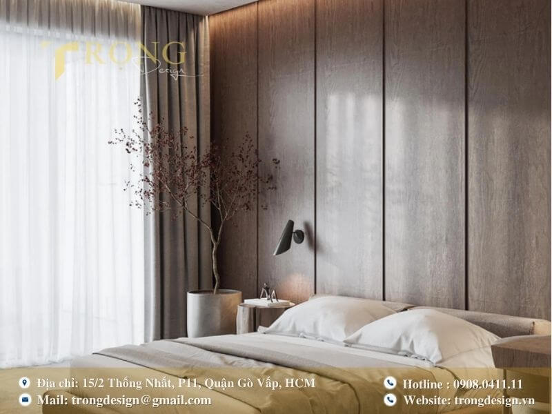 Phòng ngủ sang trọng và ấm cúng với tông màu đất.