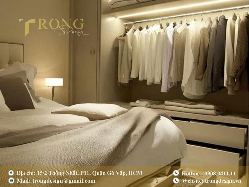 Phòng ngủ Scandinavian tiện ích với giải pháp lưu trữ thông minh.