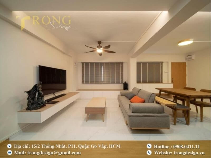 Phòng khách hiện đại, tối giản, an toàn và dễ di chuyển cho người lớn tuổi.