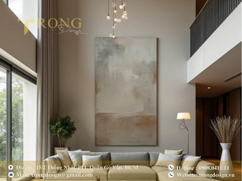 Phòng khách thanh lịch, tinh tế với điểm nhấn là tác phẩm nghệ thuật.