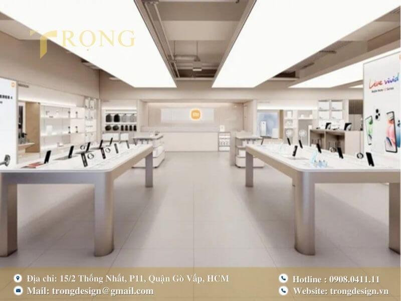 Không gian mở, sạch sẽ với thiết kế đơn giản, tập trung vào trải nghiệm sản phẩm.
