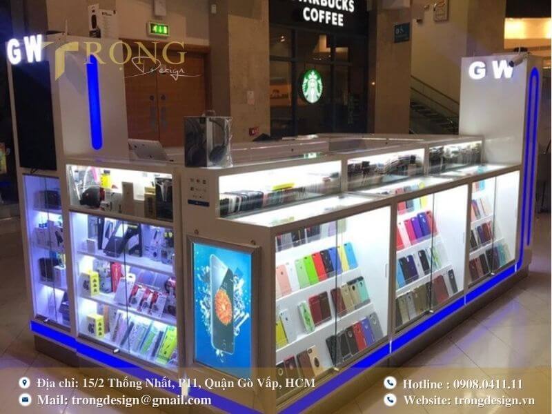 Ki-ốt bán phụ kiện điện thoại nổi bật với đèn LED xanh dương.