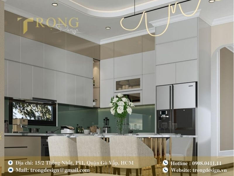 Sự kết hợp tinh tế giữa màu be nhạt và chi tiết kim loại mạ vàng.