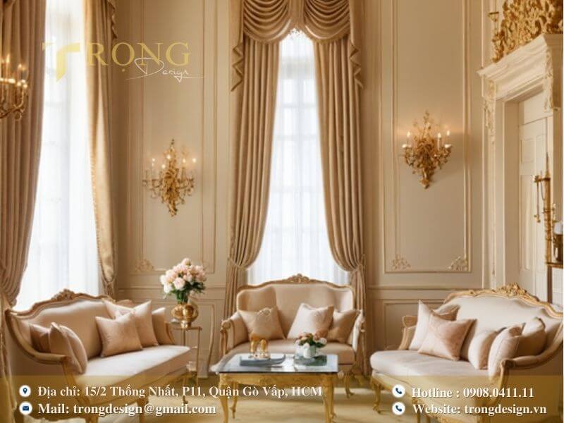 Phòng khách cổ điển sang trọng với trần nhà và nội thất chạm khắc cầu kỳ.