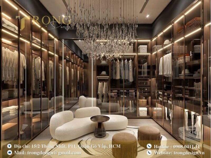 Phòng thay đồ cá nhân với thiết kế quần áo thanh lịch và sang trọng.