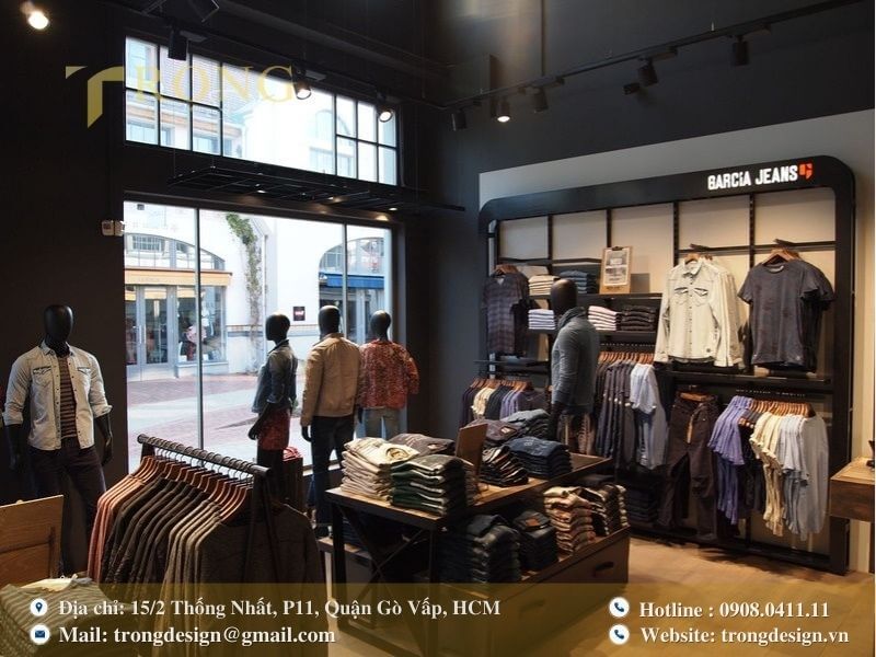 Cửa hàng thời trang theo phong cách tối giản chuyên về denim và đồ dạo phố.