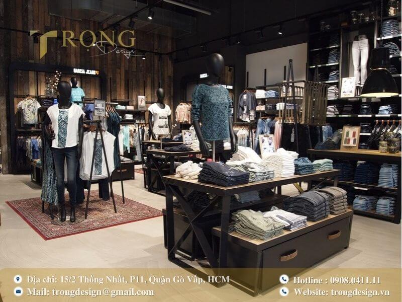 Cửa hàng quần jean hiện đại, kết hợp giữa chất liệu gỗ và kim loại.