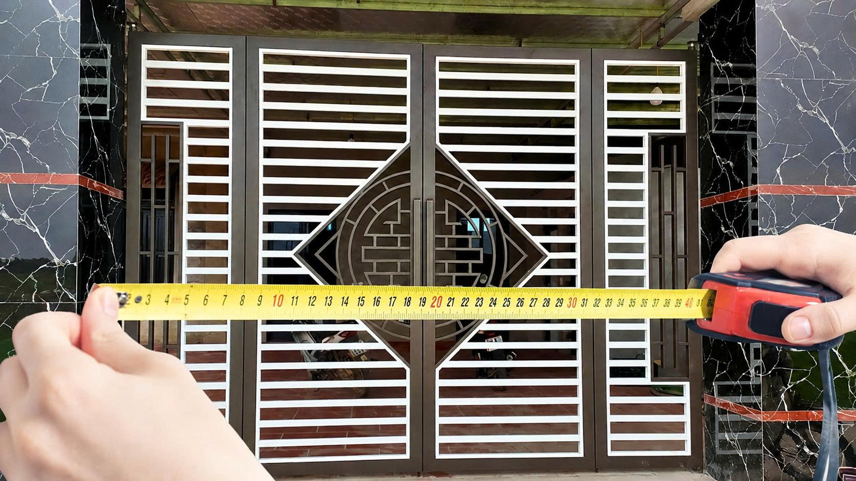 thước lỗ ban cửa cổng